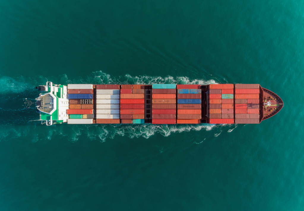 Ảnh hưởng của Chiến tranh Iran đến Vận chuyển Hàng hóa Toàn cầu 2026: Eo biển Hormuz tê liệt, giá cước tăng vọt – Cập nhật mới nhất