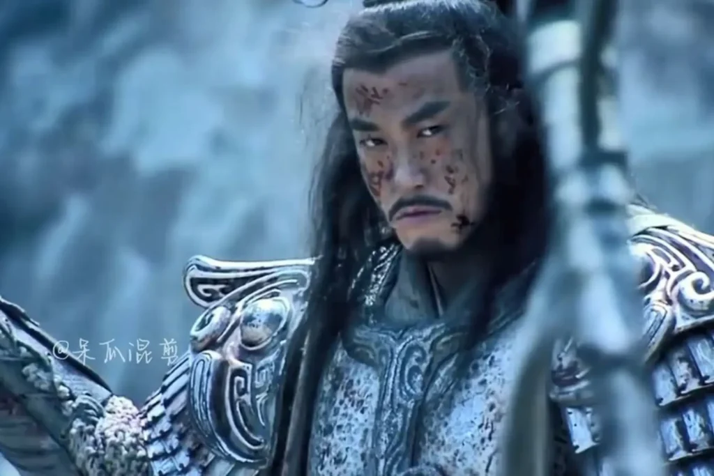 Hạng Vũ (Hà Nhuận Đông) với vẻ mặt kiêu ngạo và khí phách trong cảnh chiến trận – vai diễn gây tranh luận lớn về tạo hình.