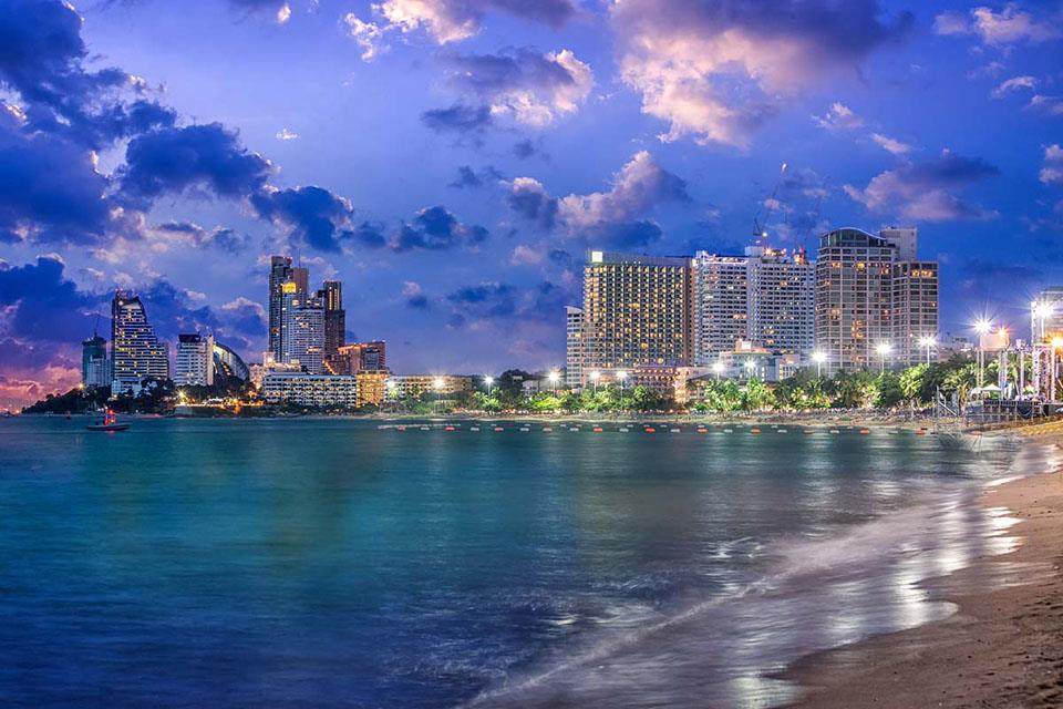 Hoàng hôn rực rỡ tại Pattaya – Một trong những khoảnh khắc đẹp nhất khi du lịch đến Thái Lan