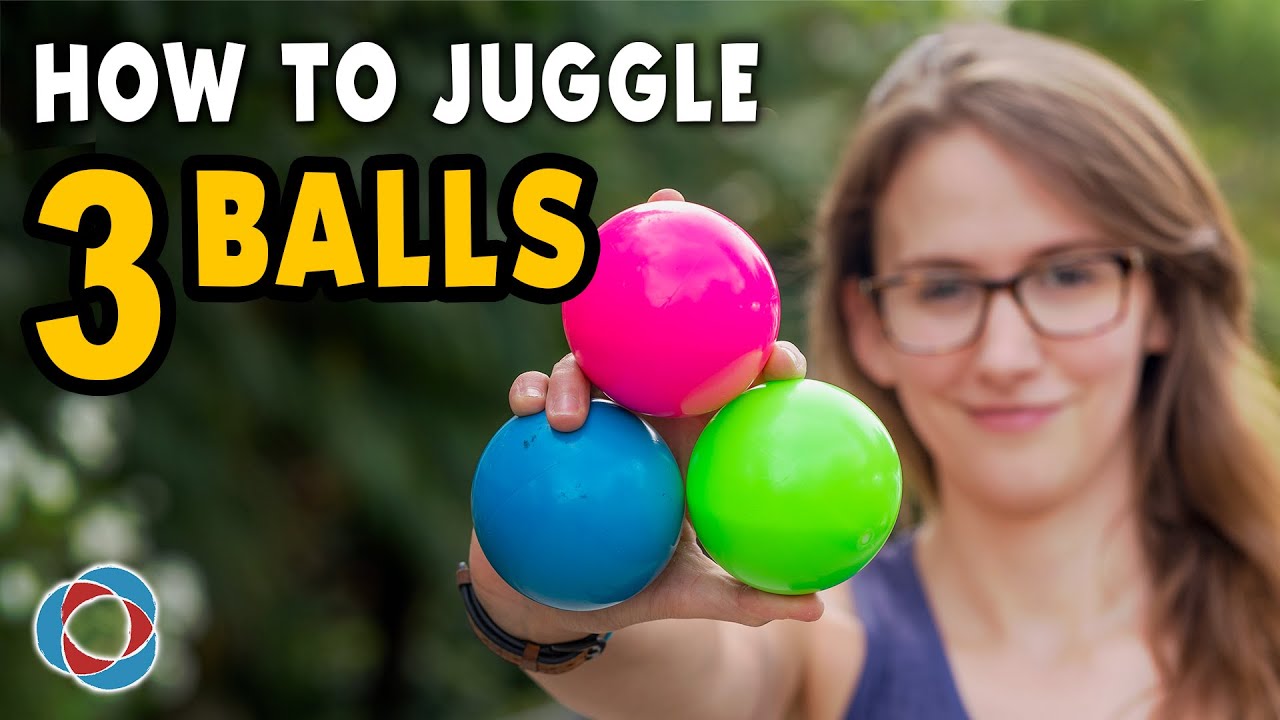 Tung hứng 3 bóng theo kỹ thuật 3 Ball Cascade — kỹ thuật cơ bản nhất mà mọi người mới bắt đầu cần nắm vững trước khi chuyển sang các kỹ thuật nâng cao.