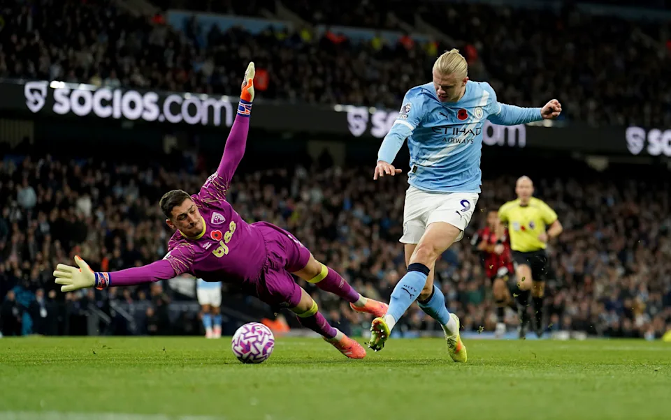 Haaland đã ghi 107 bàn chỉ trong 126 trận Premier League cho Man City — tỷ lệ ghi bàn chưa từng có trong lịch sử giải đấu. World Cup 2026 là sân khấu lớn nhất anh từng đặt chân đến.