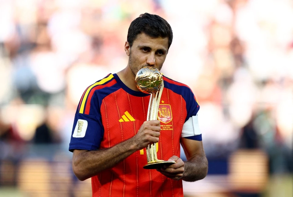 Vì sao Rodri giành Quả bóng vàng World Cup 2026, không phải Messi? 罗德里金球奖背后：为何击败梅西登顶世界杯