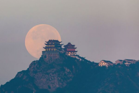 中秋祭月，不是起因于中秋节团圆的祈愿？(Shutterstock)