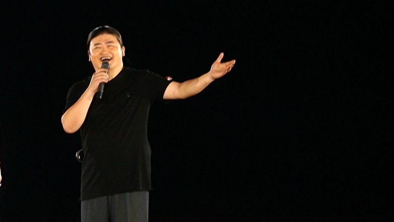 大陆歌手和音乐人刘欢于9月25日中秋节当天在上海去世,年仅63岁。